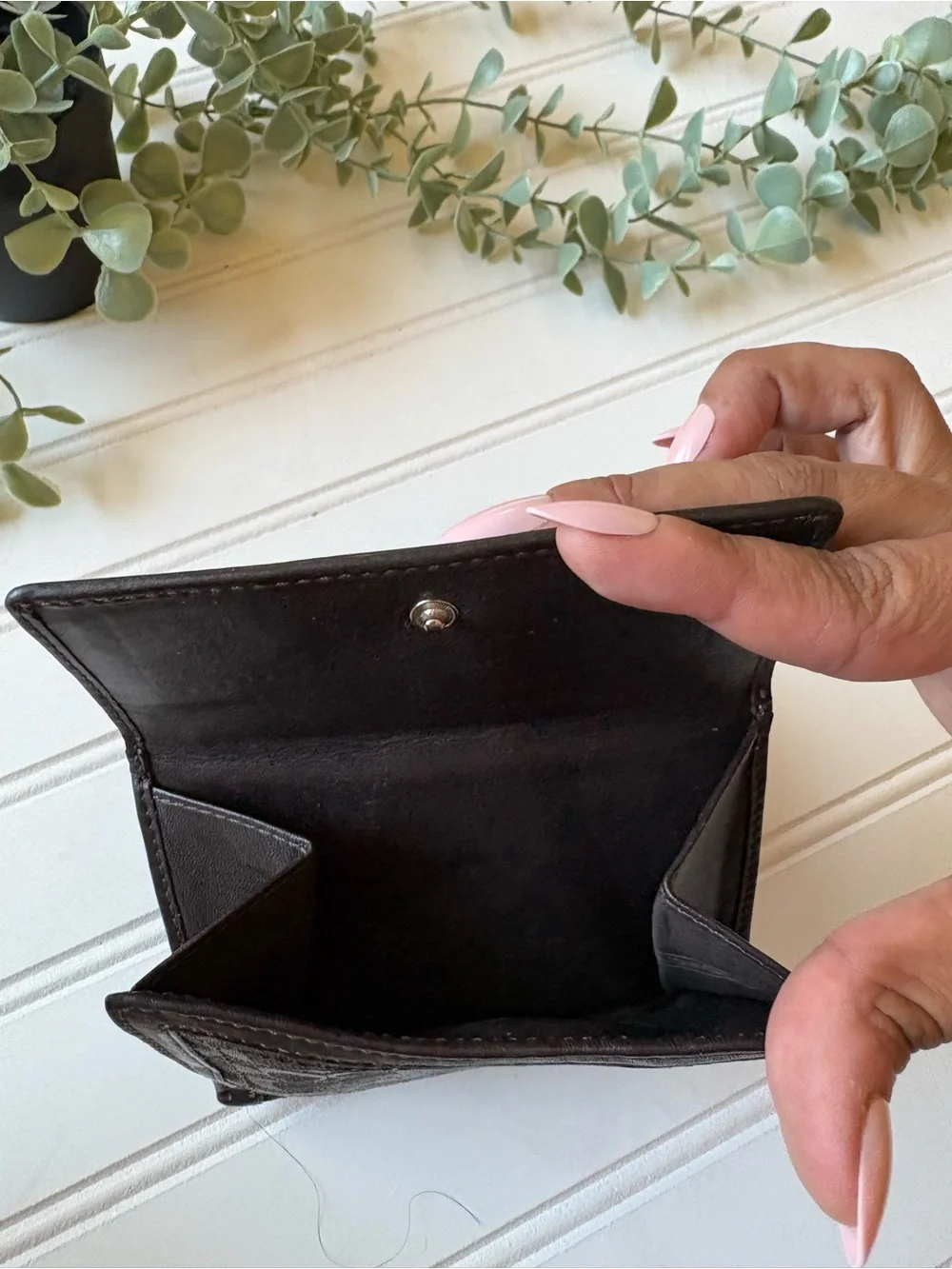 Coach wallet hand
